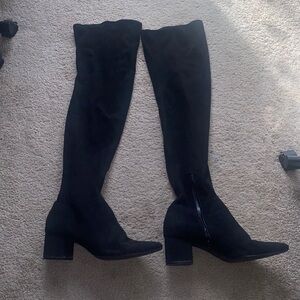 Knee High boots 🖤